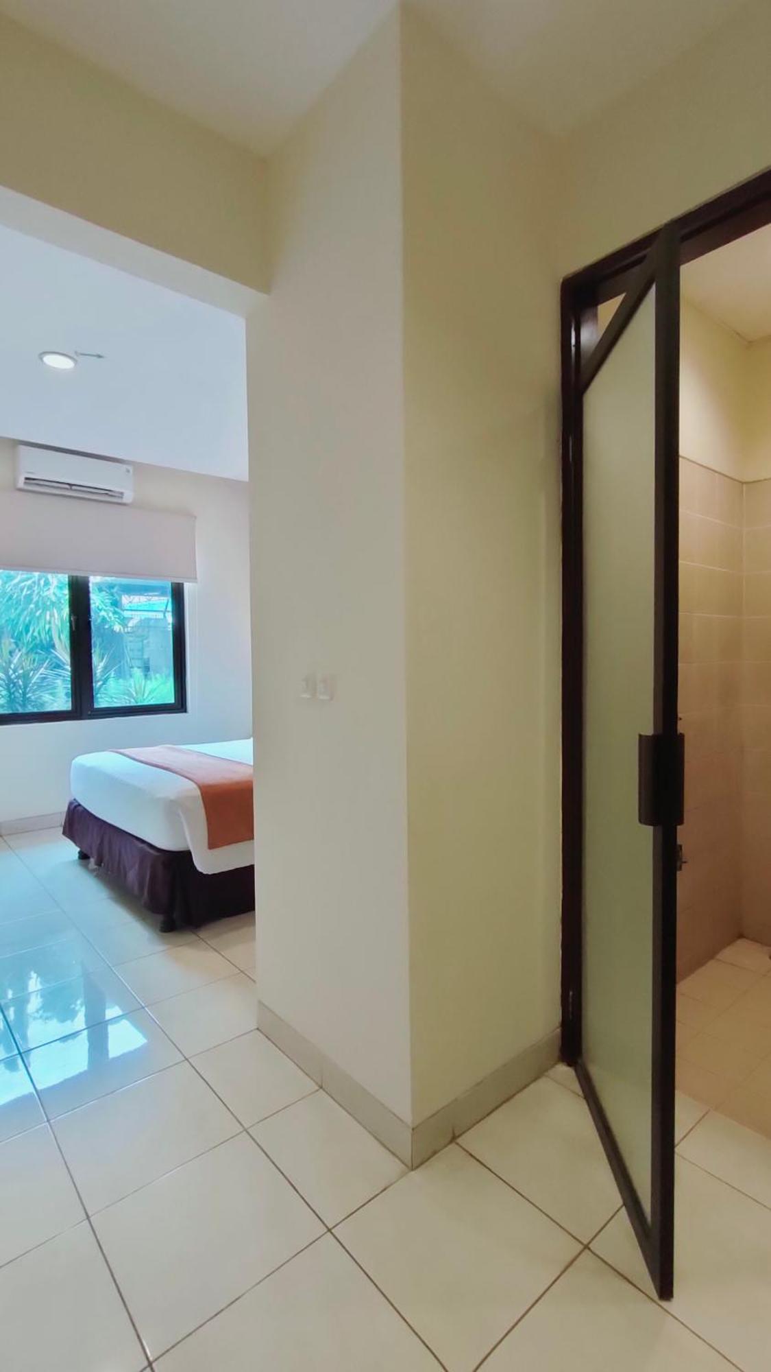 D'Bamboo Suites Jakarta Exterior photo